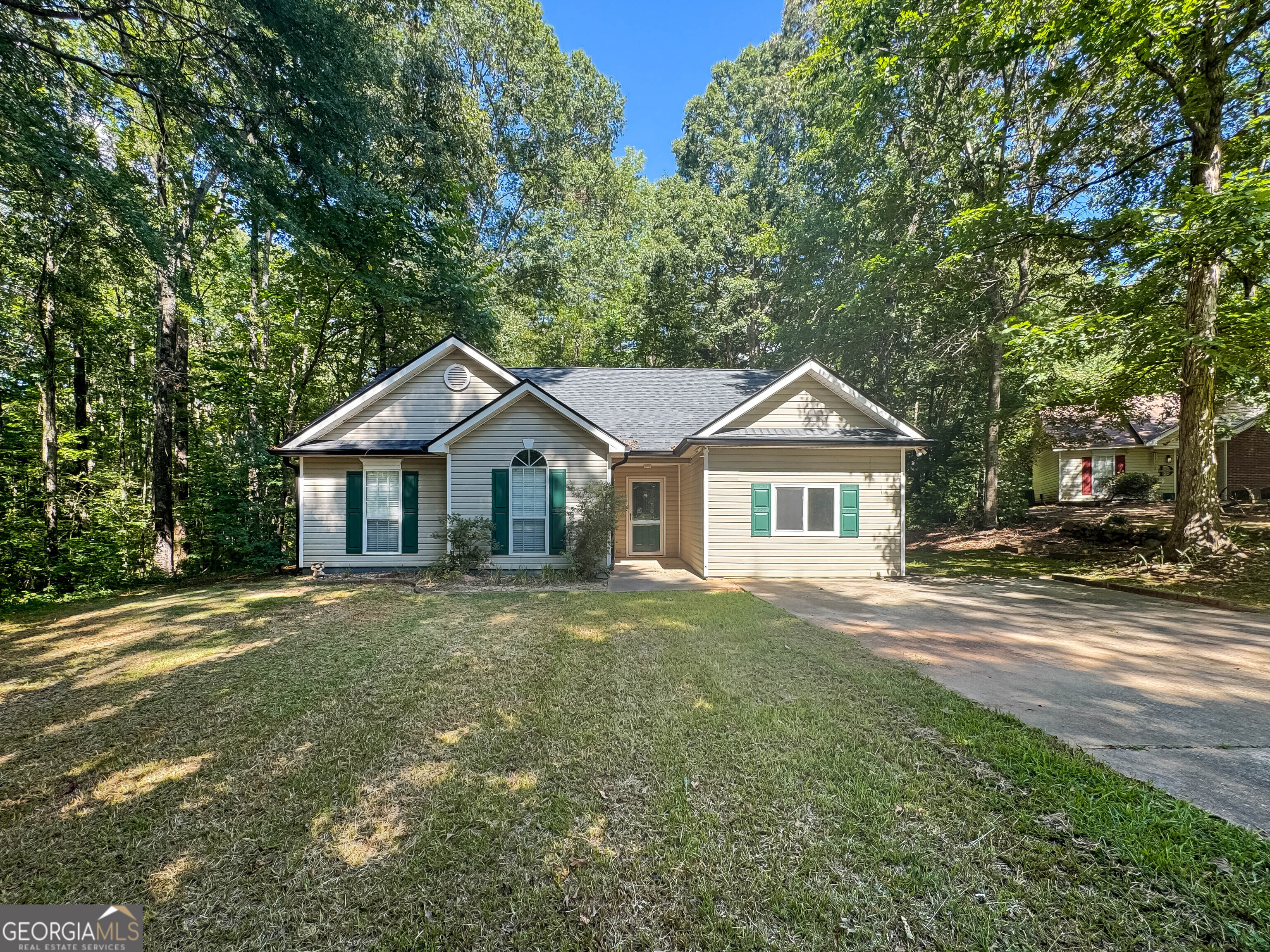 Sharpsburg, Georgia 30277, United States, 3 Bedrooms Bedrooms, ,2 BathroomsBathrooms,Residential,Active,182134