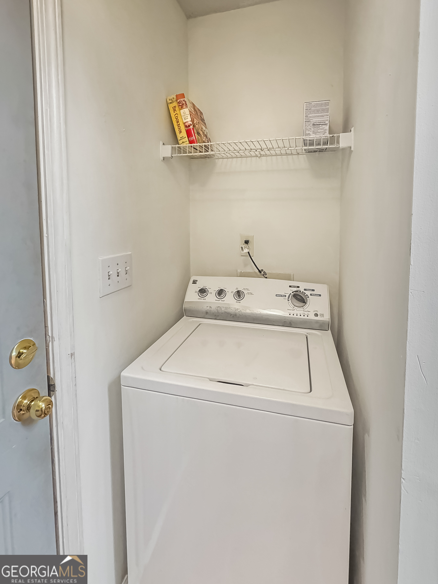 Sharpsburg, Georgia 30277, United States, 3 Bedrooms Bedrooms, ,2 BathroomsBathrooms,Residential,Active,182134