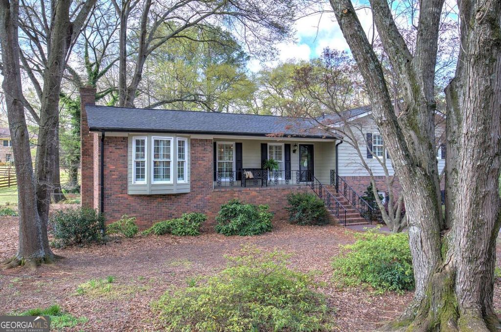 Photo of 27 Walnut Drive, Cartersville, GA 30120 (MLS # 10713450)