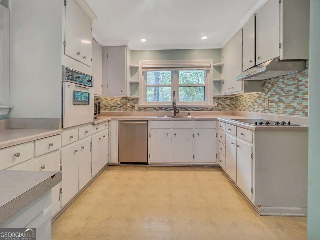 Fountainbleau - Residential Lease