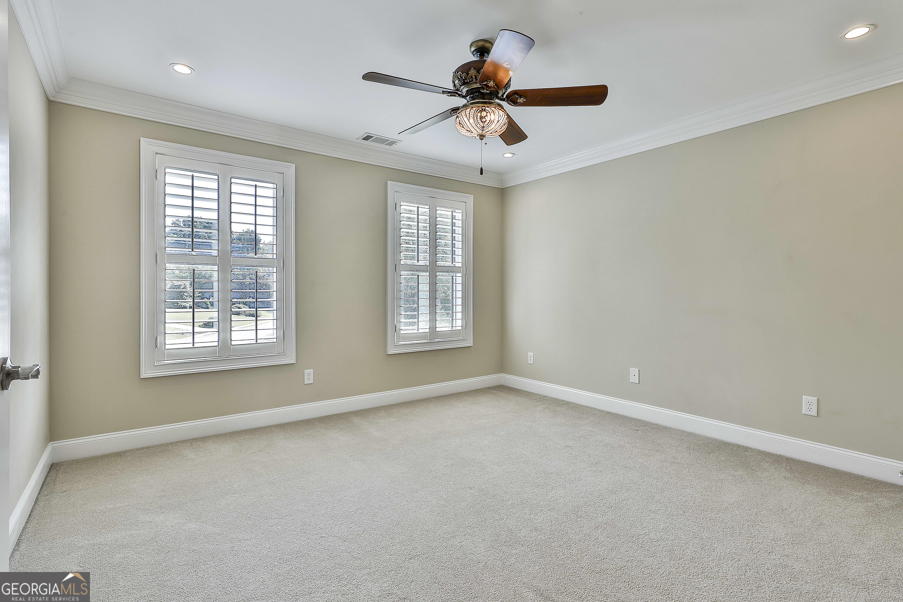 Newnan, Georgia 30263, United States, 5 Bedrooms Bedrooms, ,5 BathroomsBathrooms,Residential,Active,211743