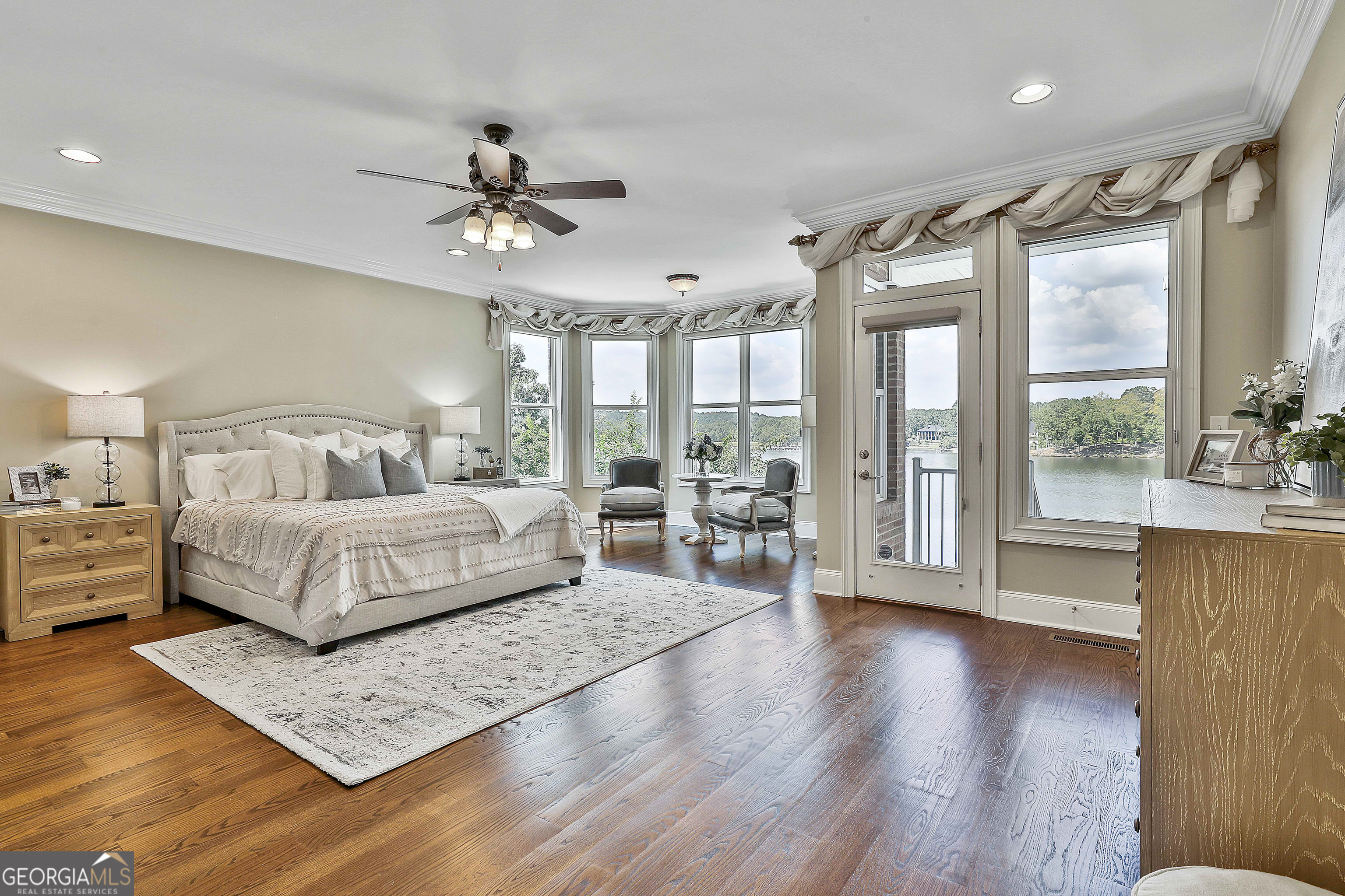 Newnan, Georgia 30263, United States, 5 Bedrooms Bedrooms, ,5 BathroomsBathrooms,Residential,Active,211743