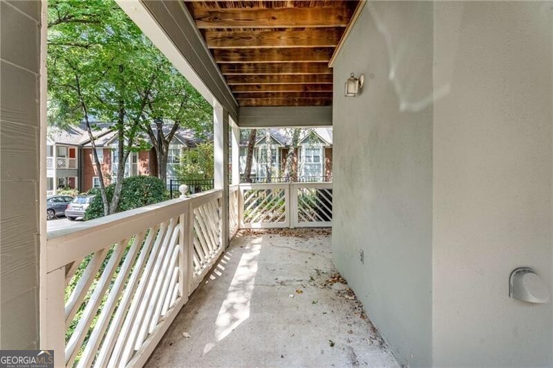 330 McGill Place - Residential