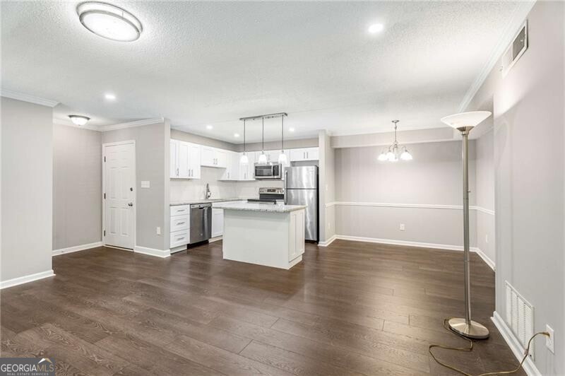 330 McGill Place - Residential