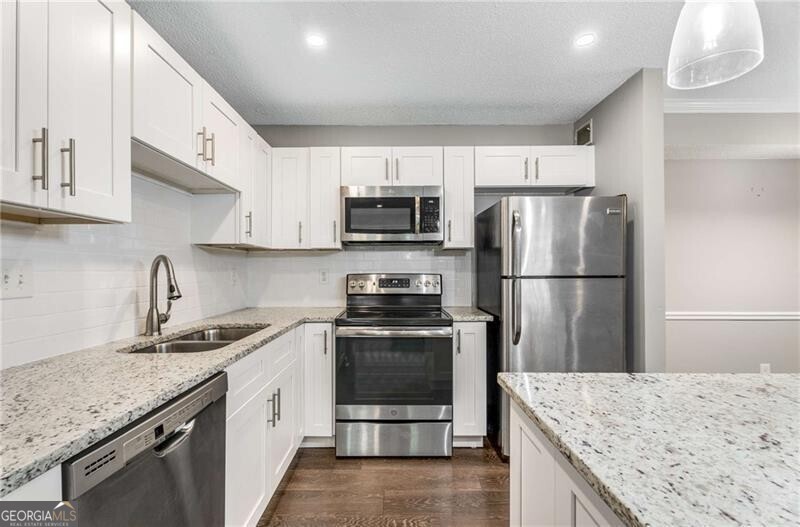 330 McGill Place - Residential