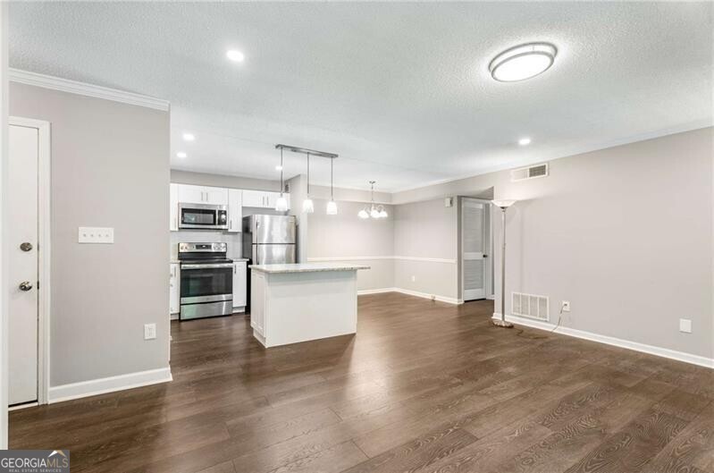 330 McGill Place - Residential