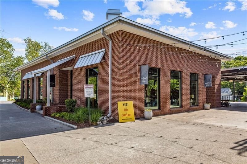 330 McGill Place - Residential