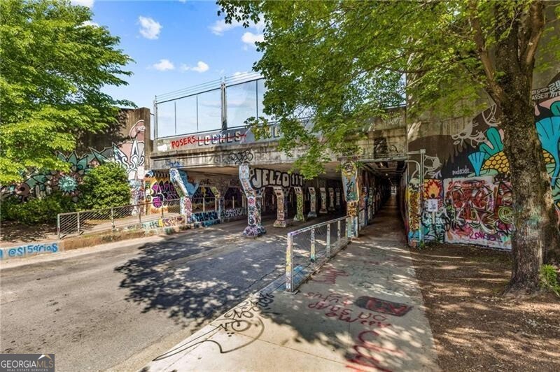 330 McGill Place - Residential