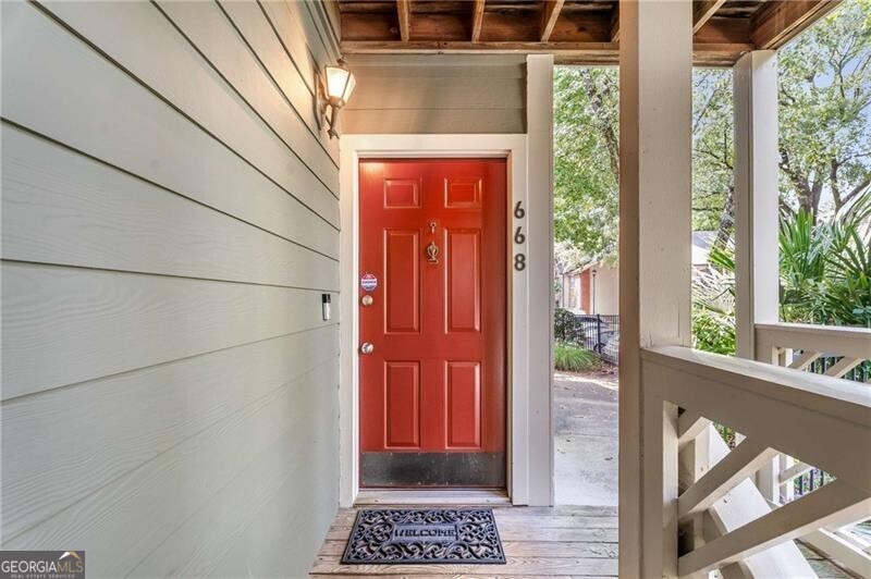 330 McGill Place - Residential