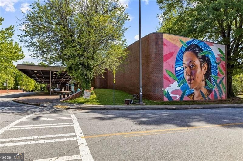 330 McGill Place - Residential