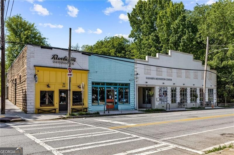 330 McGill Place - Residential