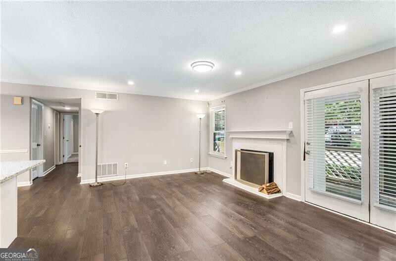 330 McGill Place - Residential