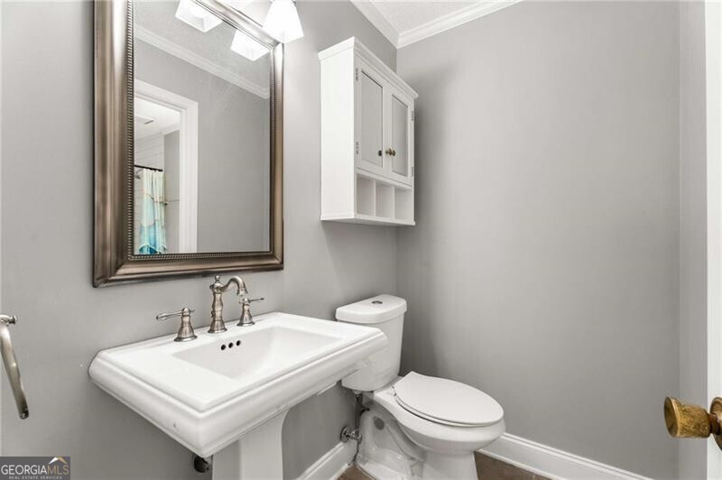 330 McGill Place - Residential