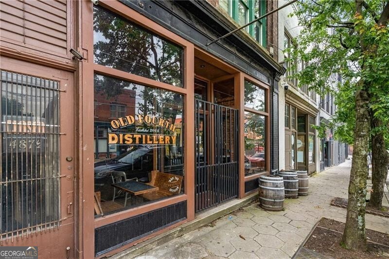 330 McGill Place - Residential