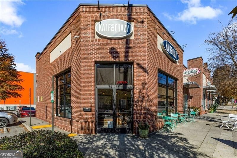 330 McGill Place - Residential