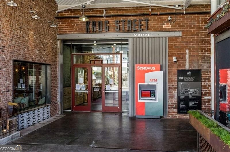 330 McGill Place - Residential