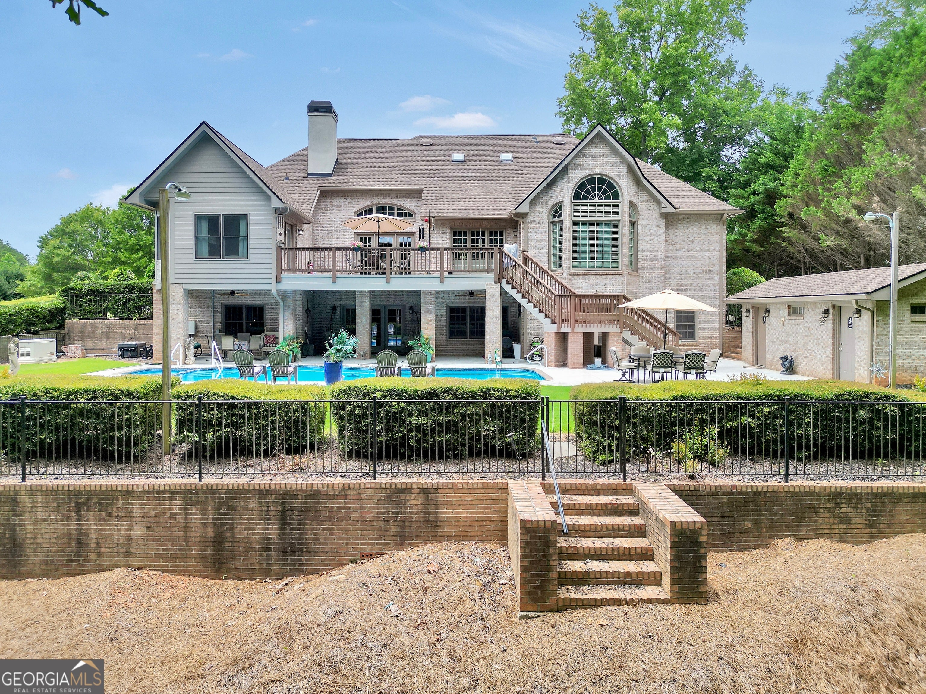 46 Riverview DR