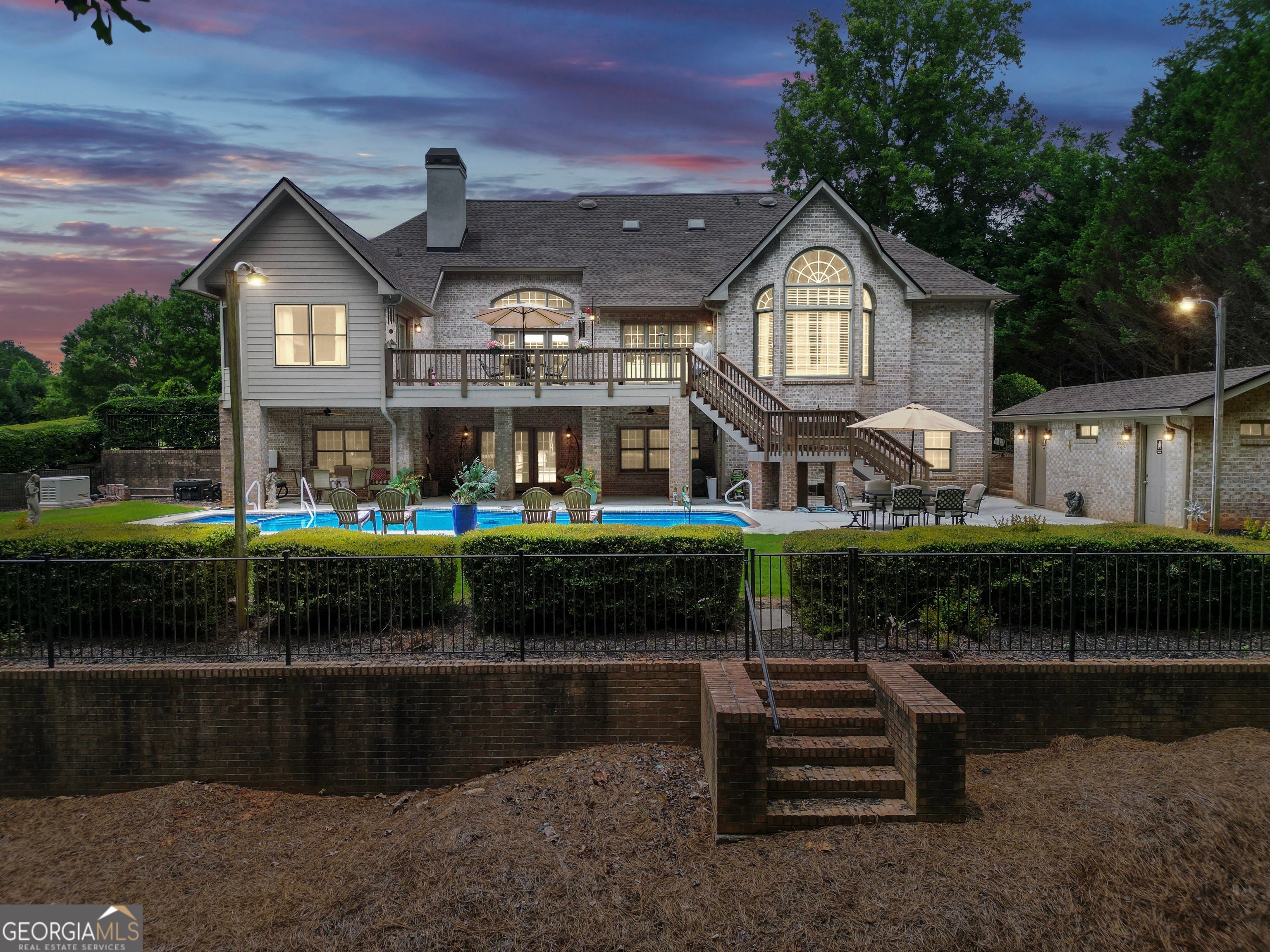 46 Riverview DR