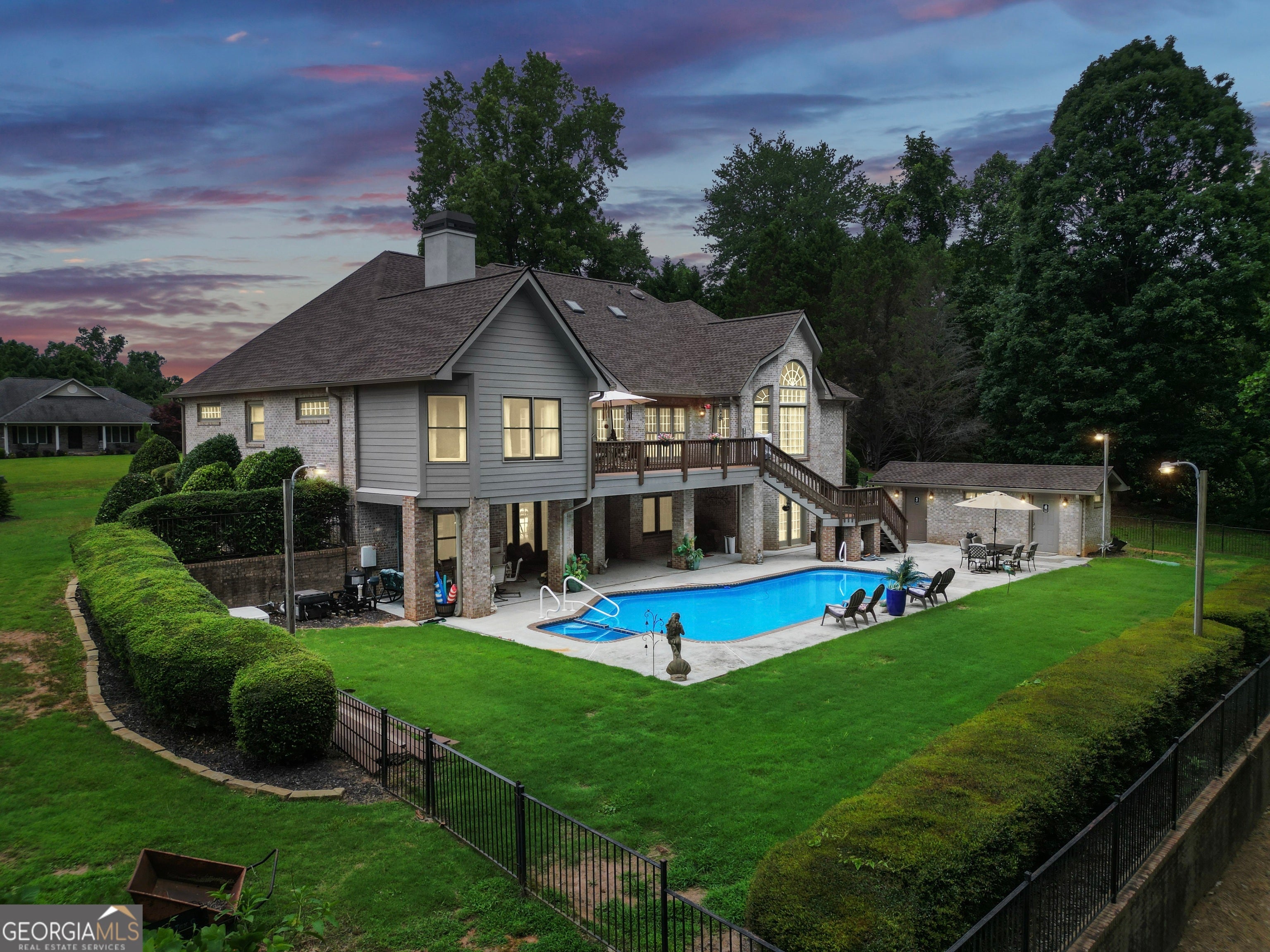 46 Riverview DR