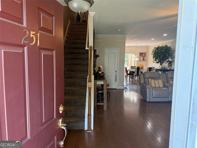 251 DERBY CT
