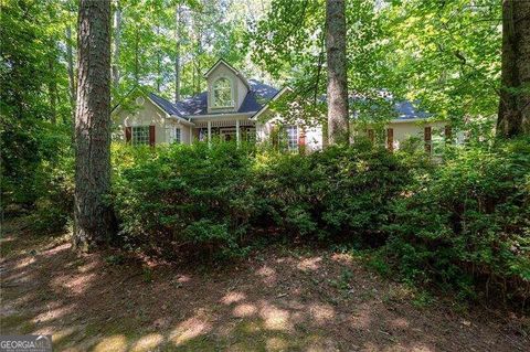 Single Family Residence in Lithia Springs GA 1850 Lake George Drive.jpg