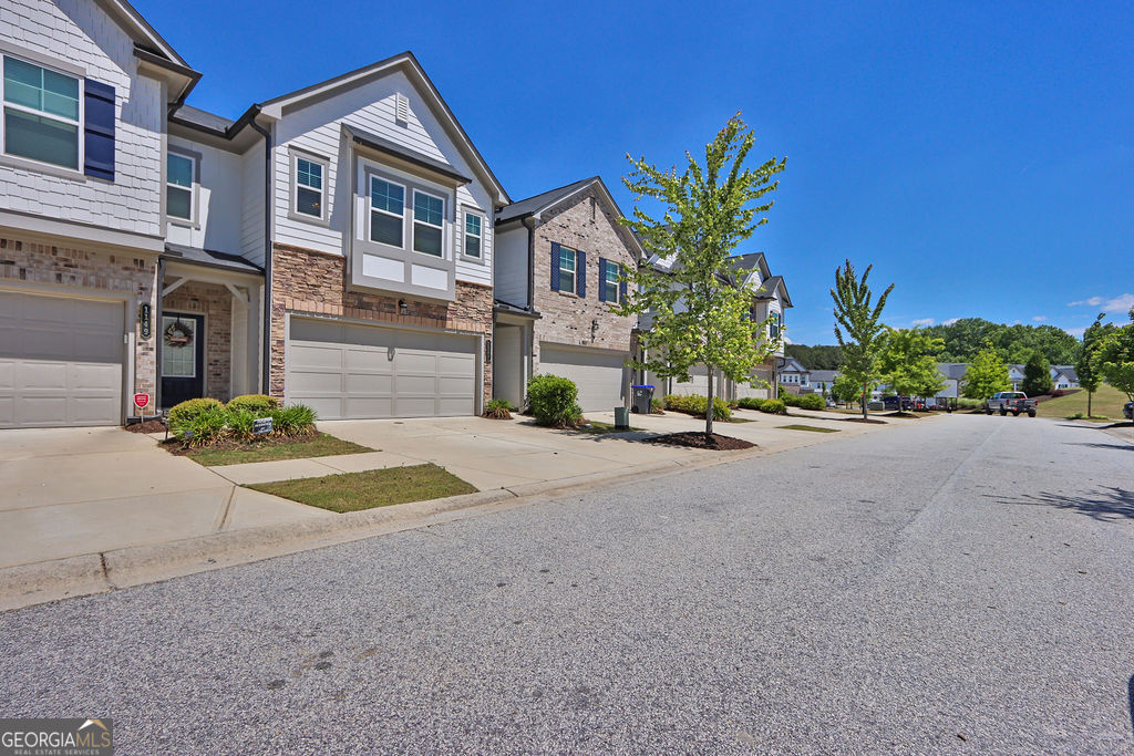 1147 Lossie WAY