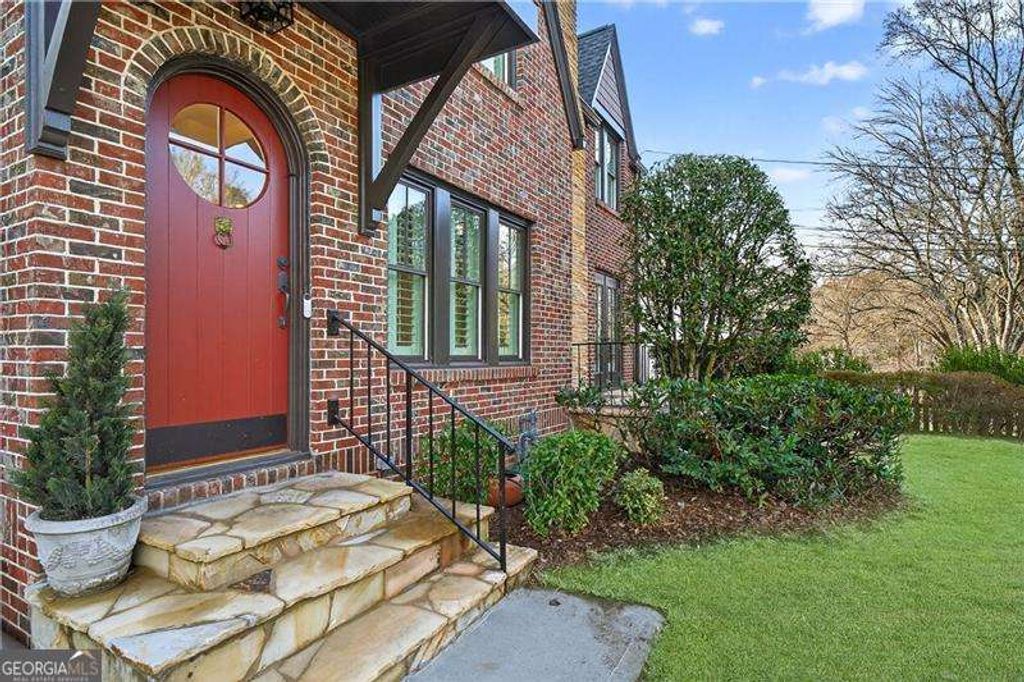 Photo of 1109 E Rock Springs Road NE, Atlanta, GA 30306 (MLS # 10680662)