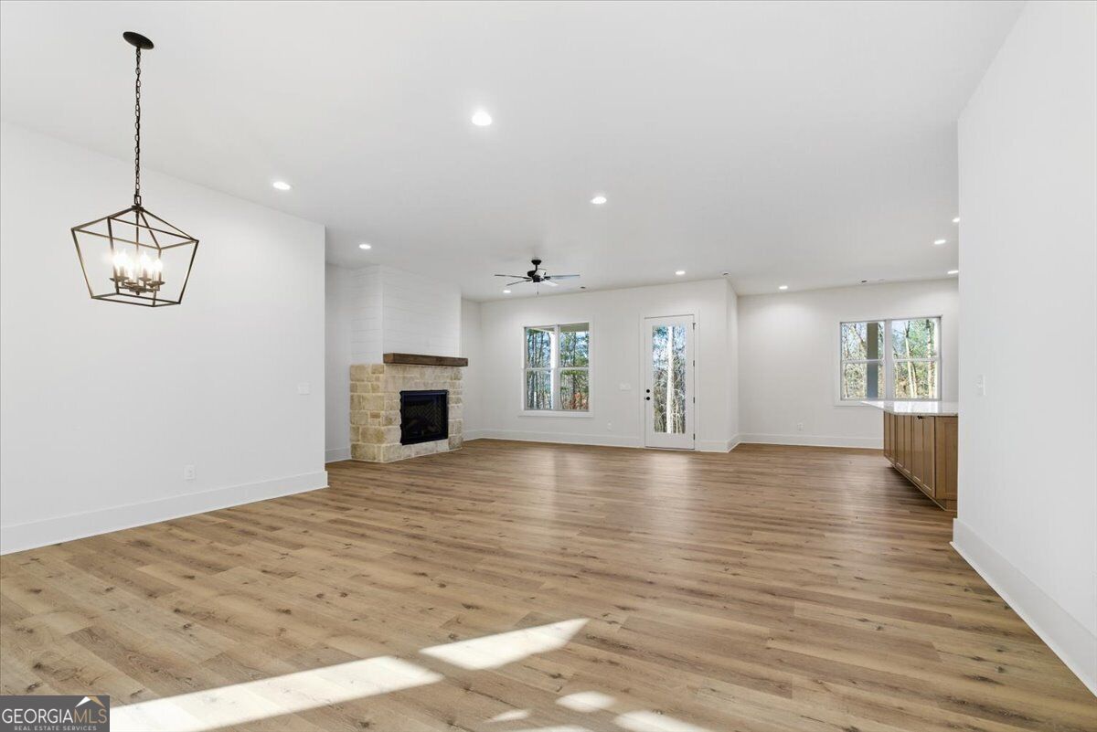 115 Oak Hill CIR