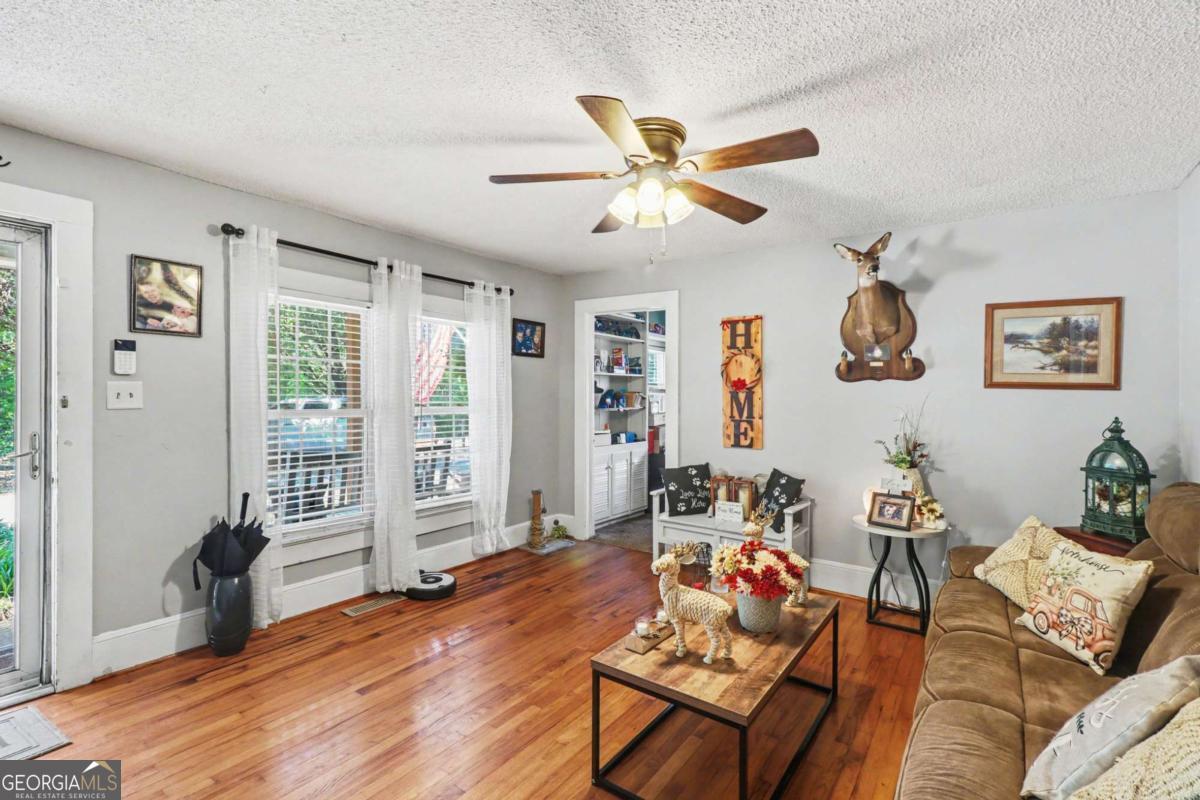 1763 Burnett Ferry RD SW