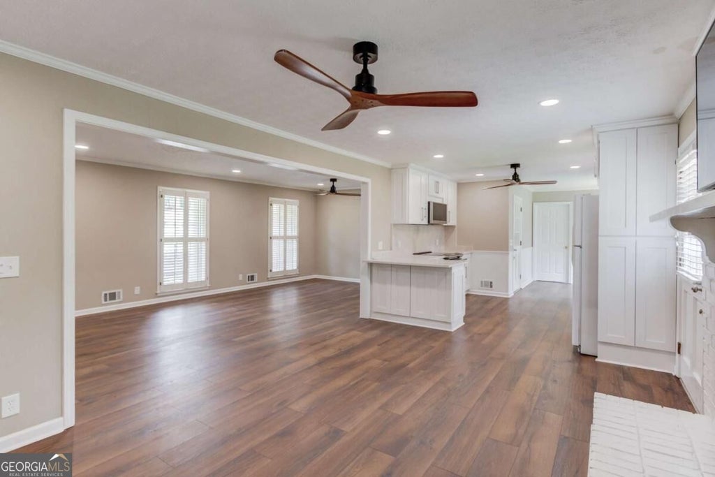 Photo of 4461 S Roberts Drive, Sugar Hill, GA 30518 (MLS # 10871375)