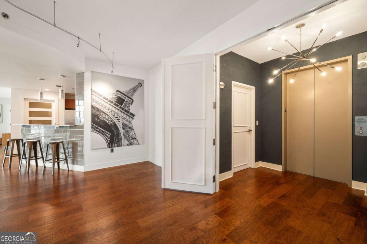 20 10th ST NW 2003