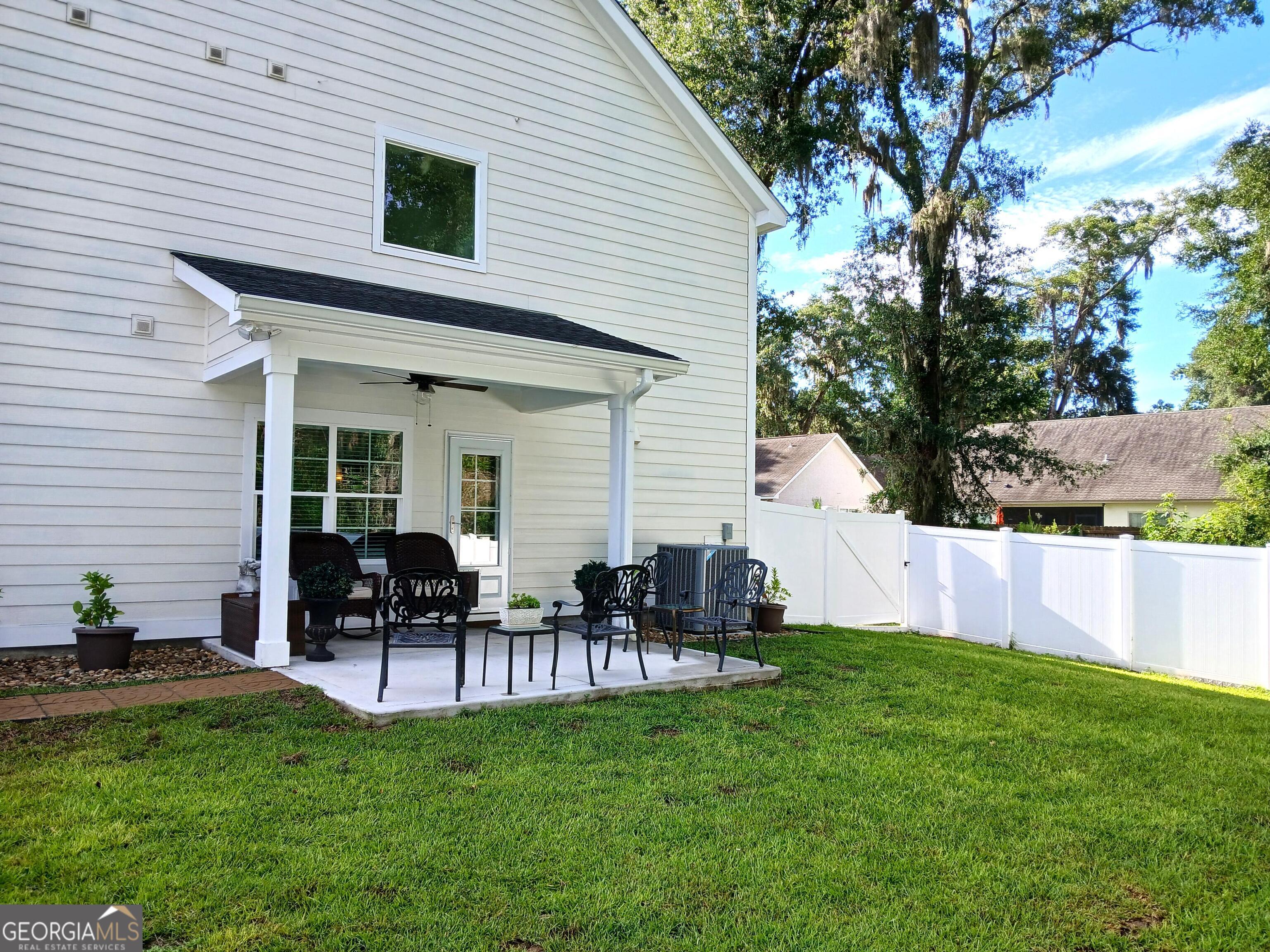 1093 Captains Cove WAY