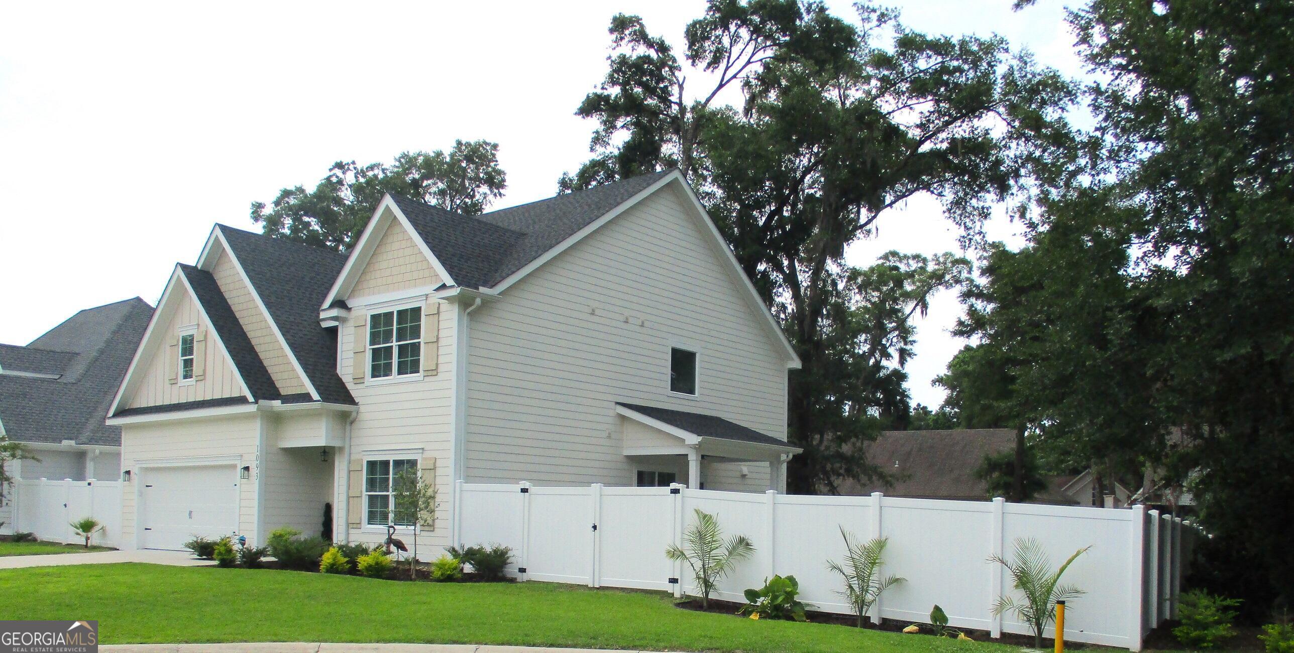 1093 Captains Cove WAY