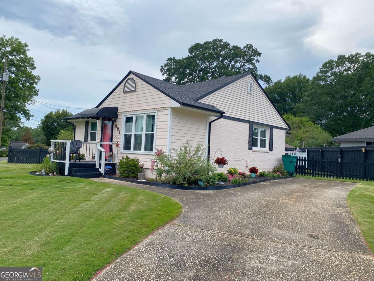892 Wayland CT SE