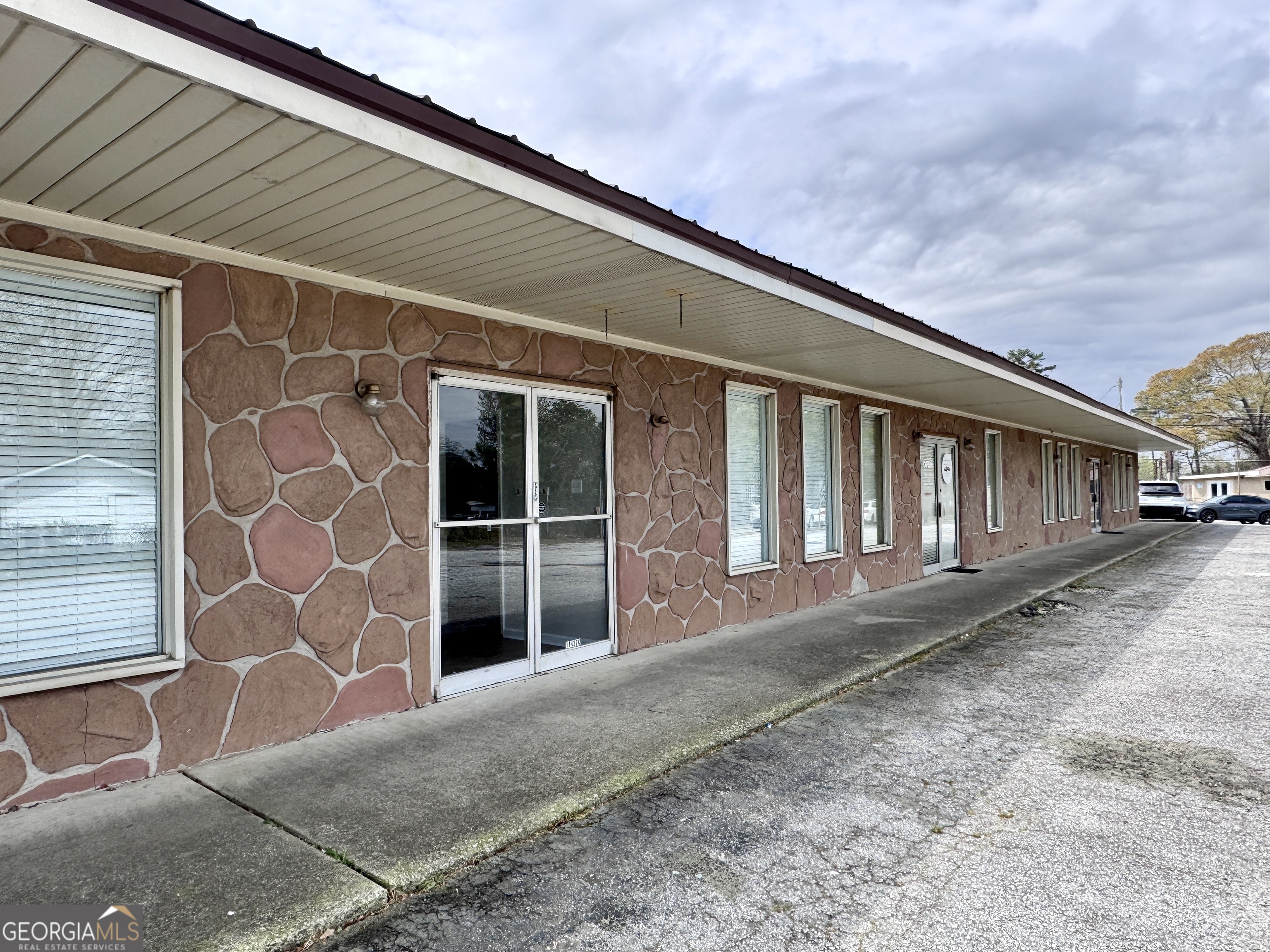 11431 Veterans Memorial HWY