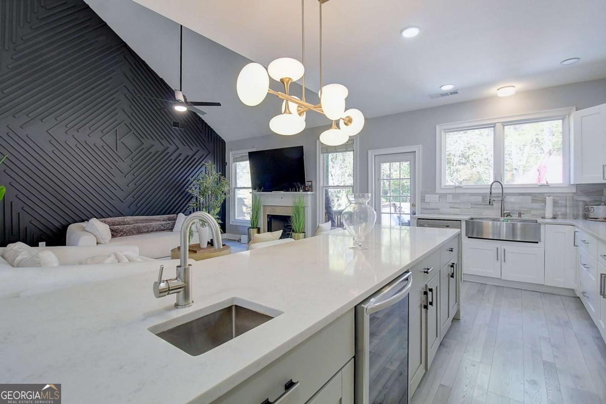 3064 Montclair CIR SE