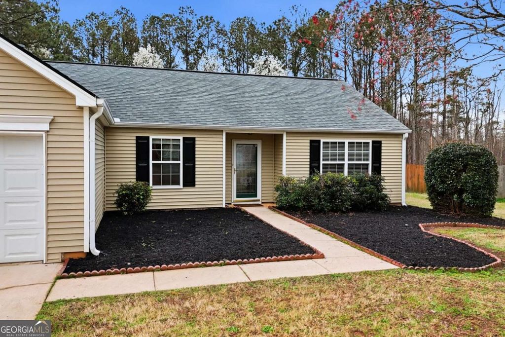 Photo of 3385 Bridgeshaw Drive, Cumming, GA 30028 (MLS # 10709594)