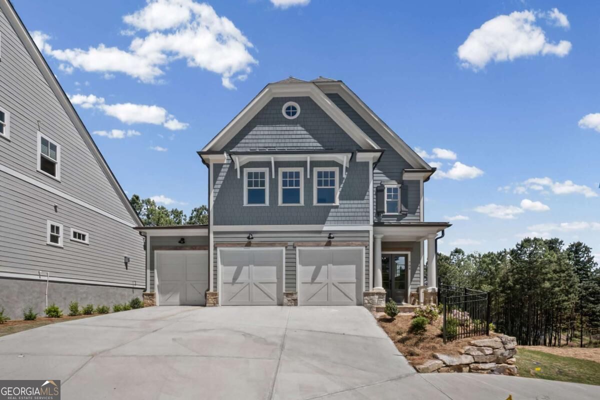 708 Woodlake Court
