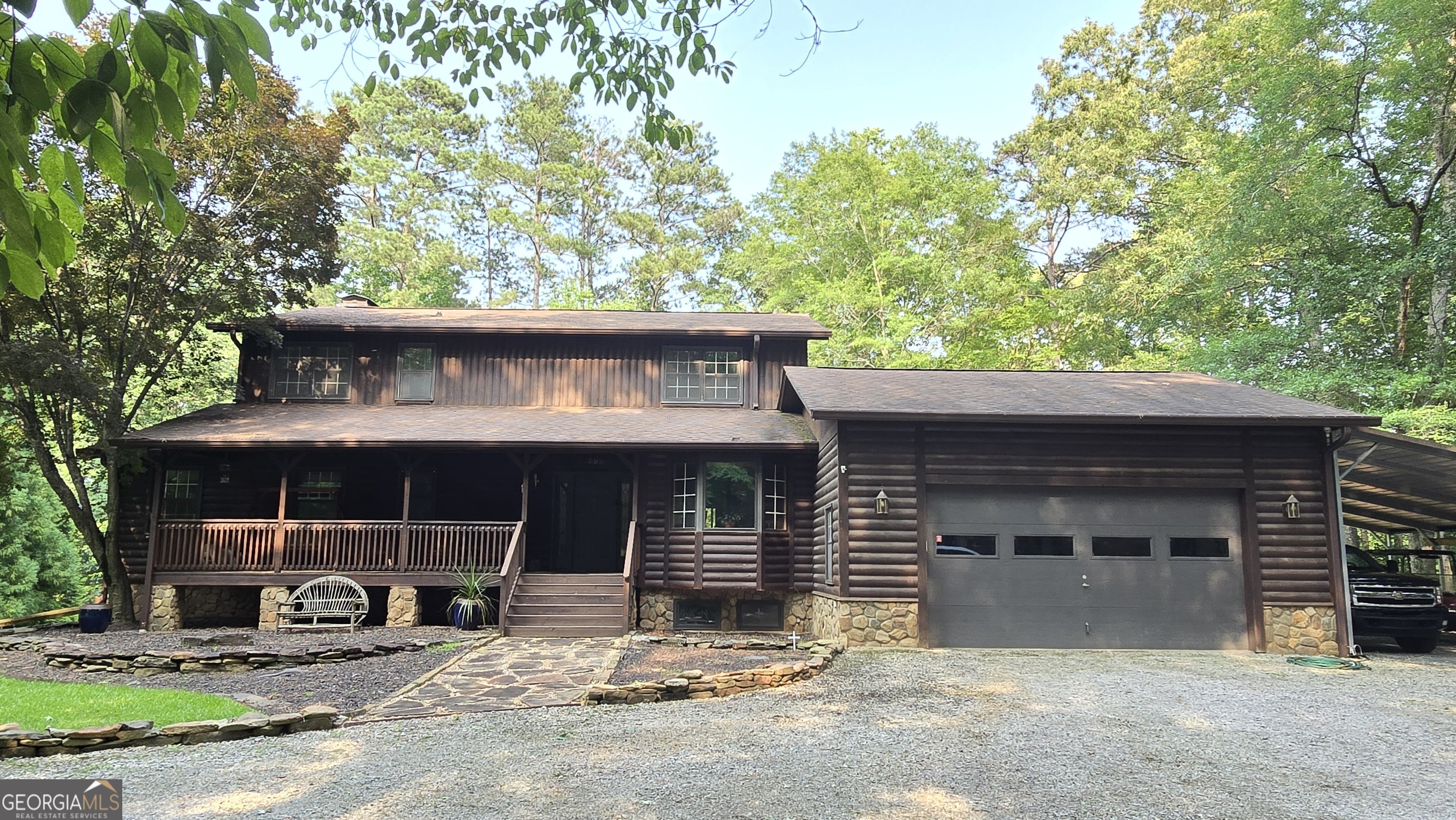 396 Greenleaf DR