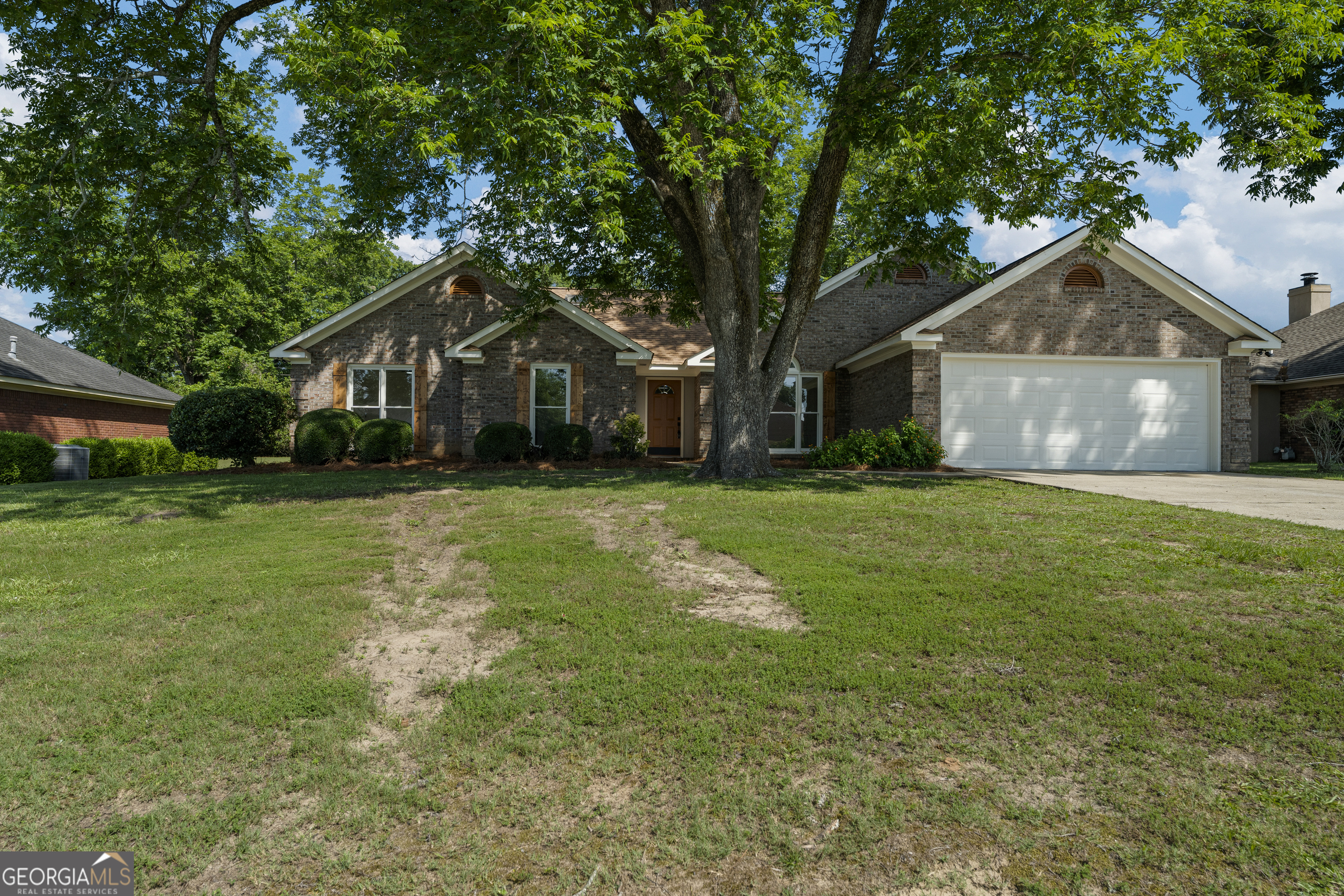 5437 CHATHAM WOODS COURT
