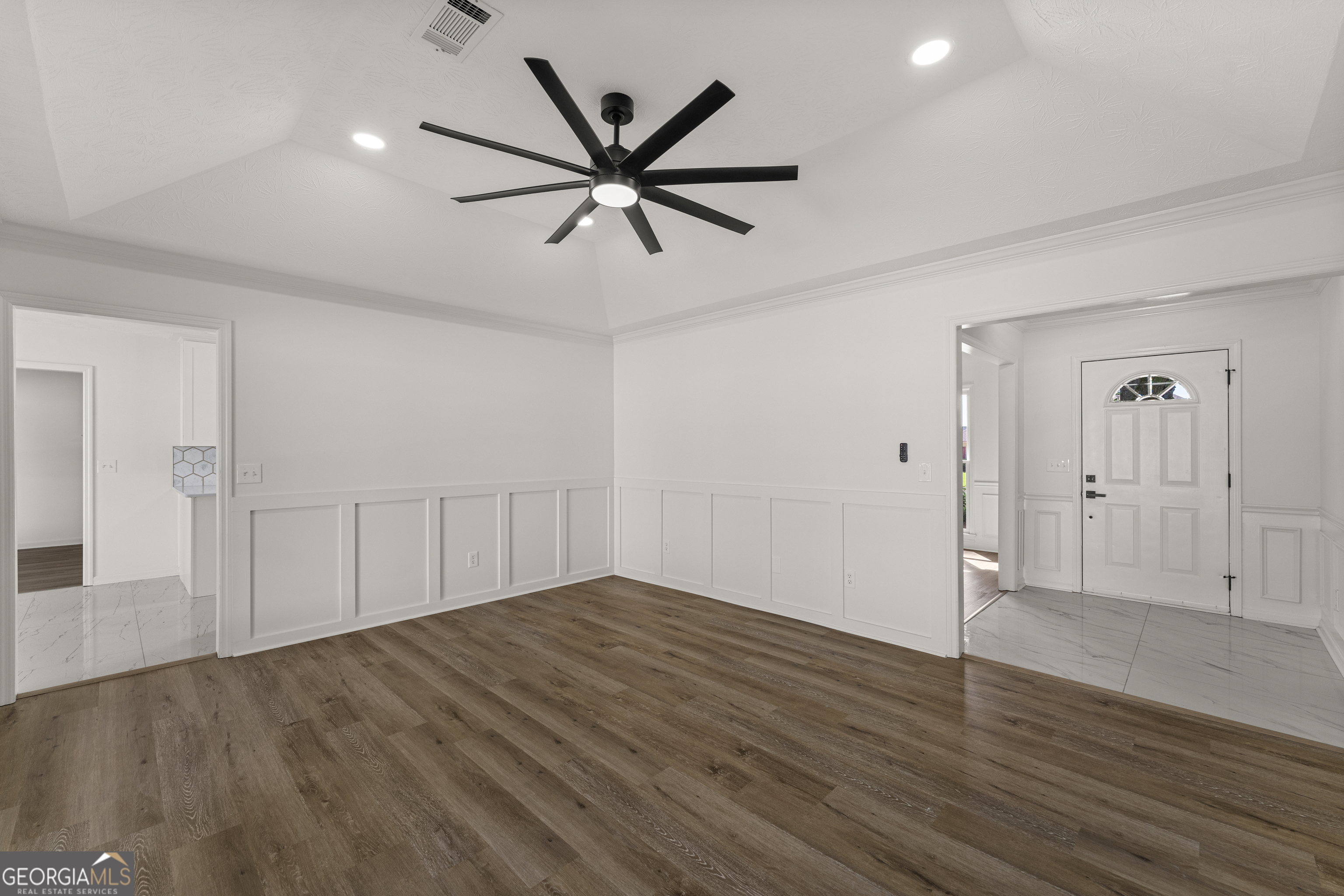 5437 CHATHAM WOODS COURT