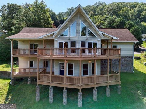 A home in Hiawassee