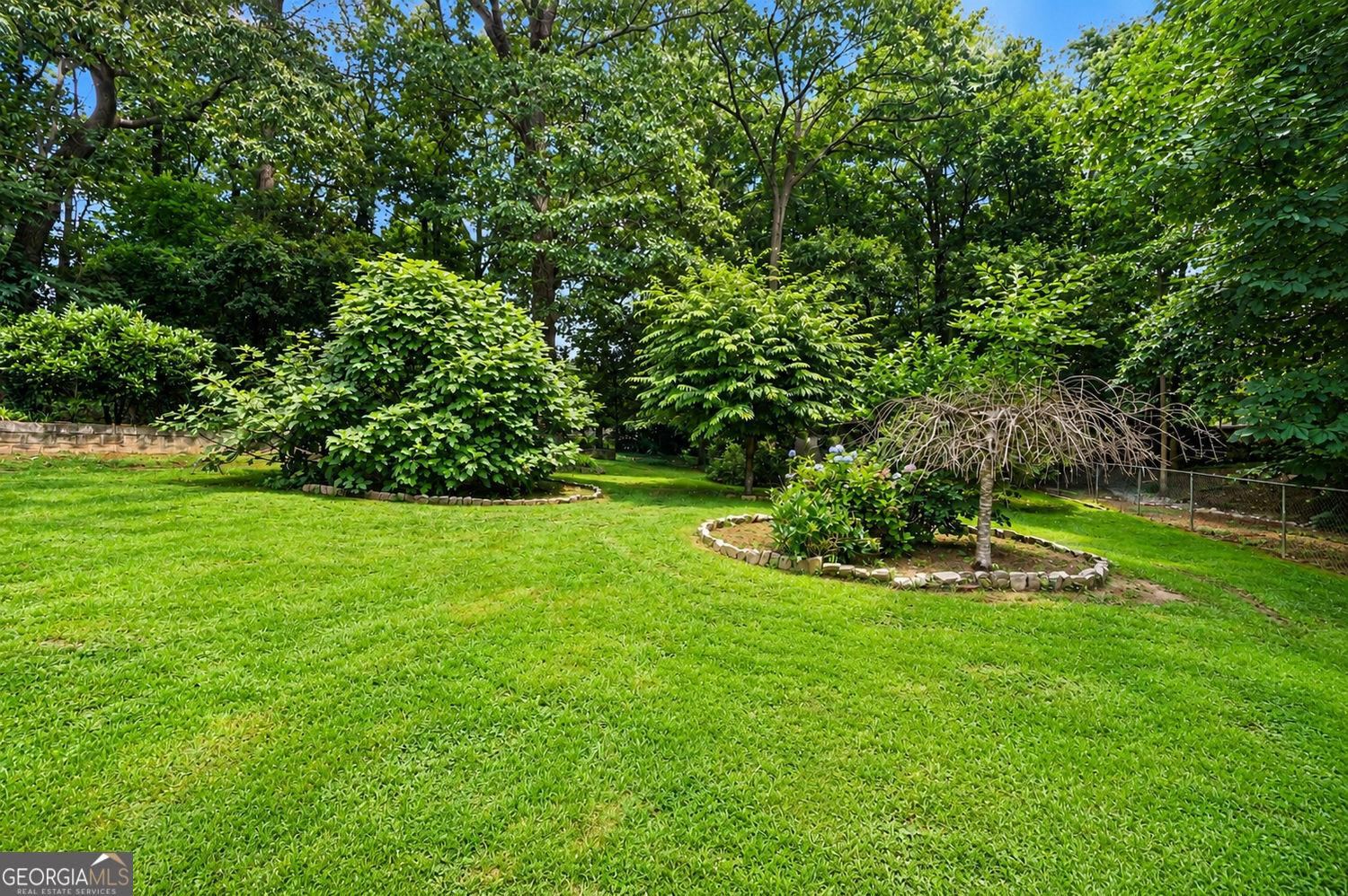 1683 Oak Ridge CIR SW