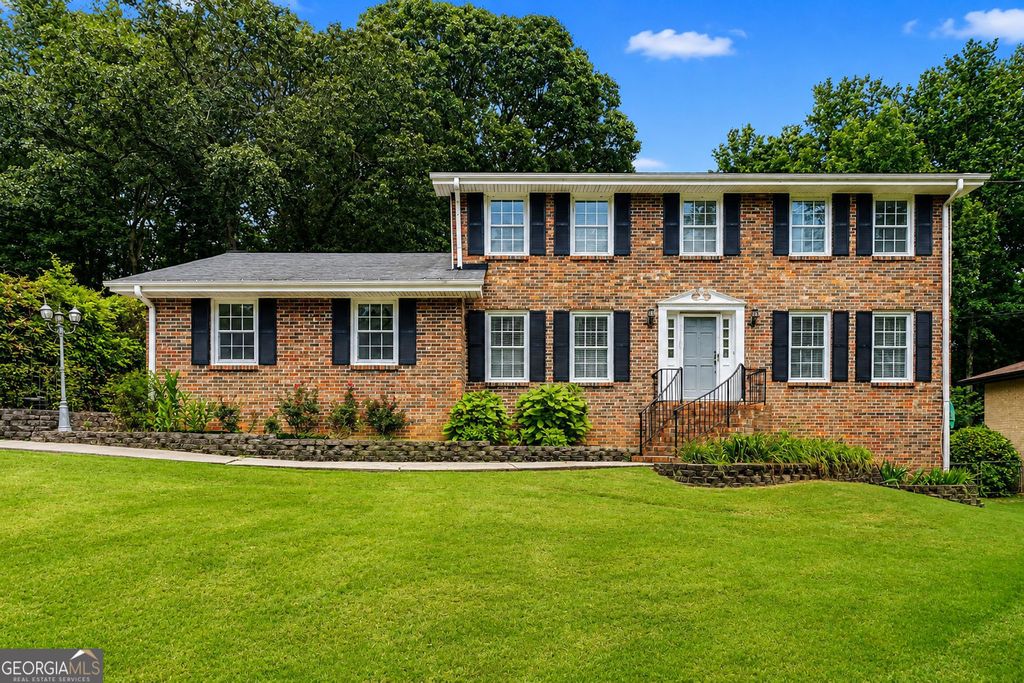 Photo of 1683 Oak Ridge Circle SW, Stone Mountain, GA 30087 (MLS # 10790097)