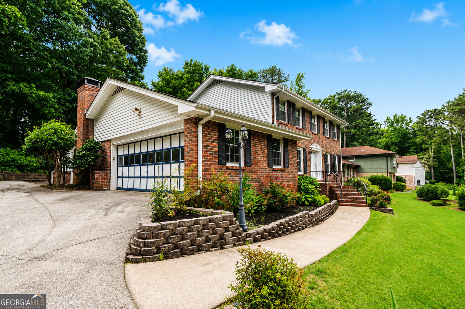 1683 Oak Ridge CIR SW