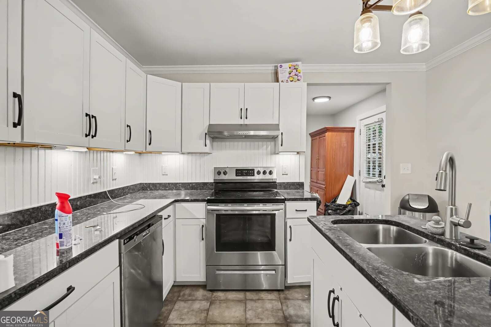 5135 Pinecrest Drive Southwest