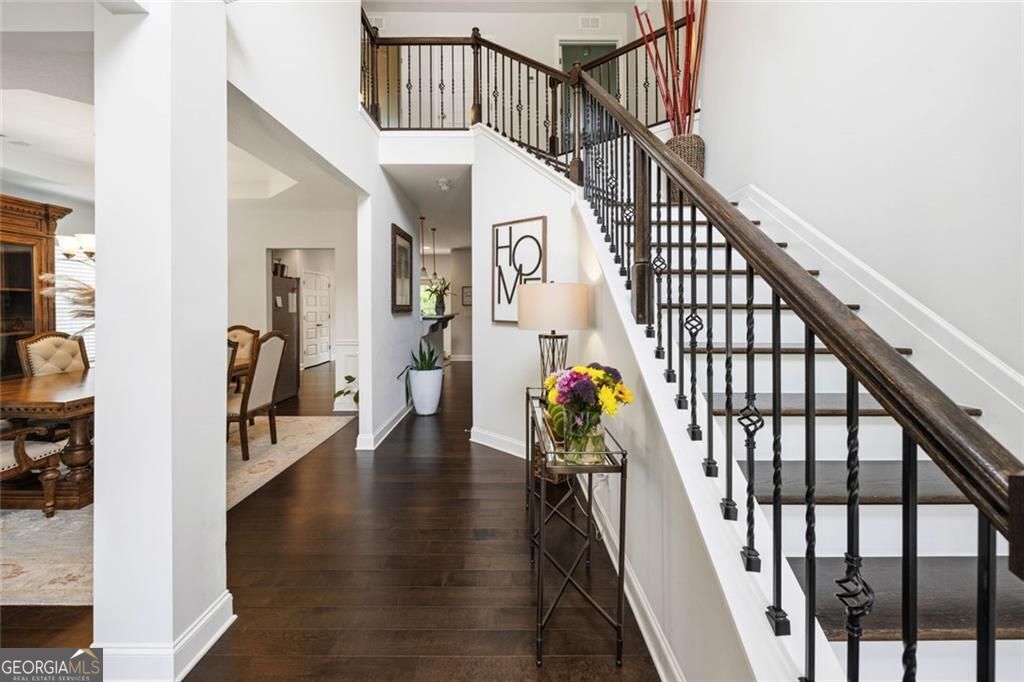 4882 Wisteria LN