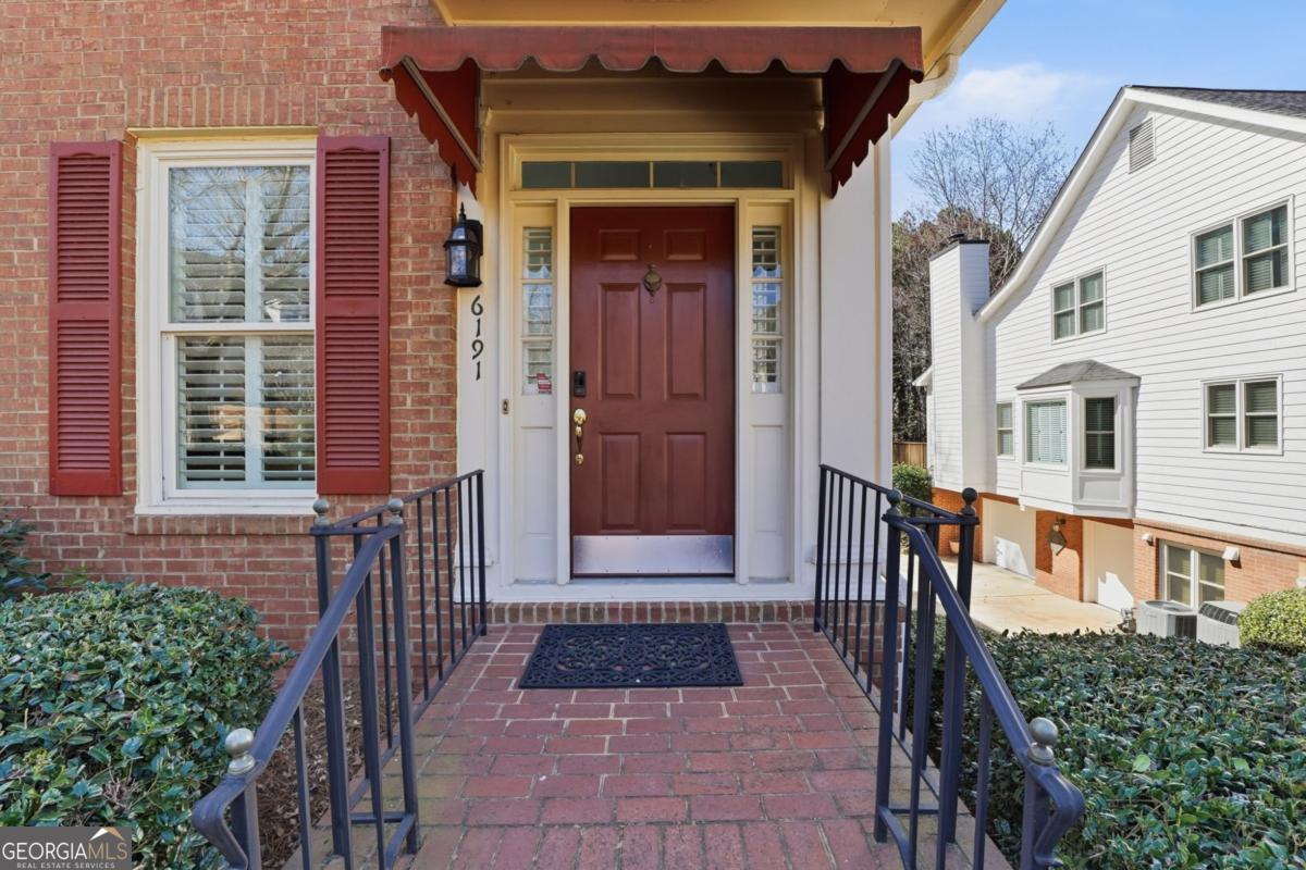 6191 Forest Hills LN