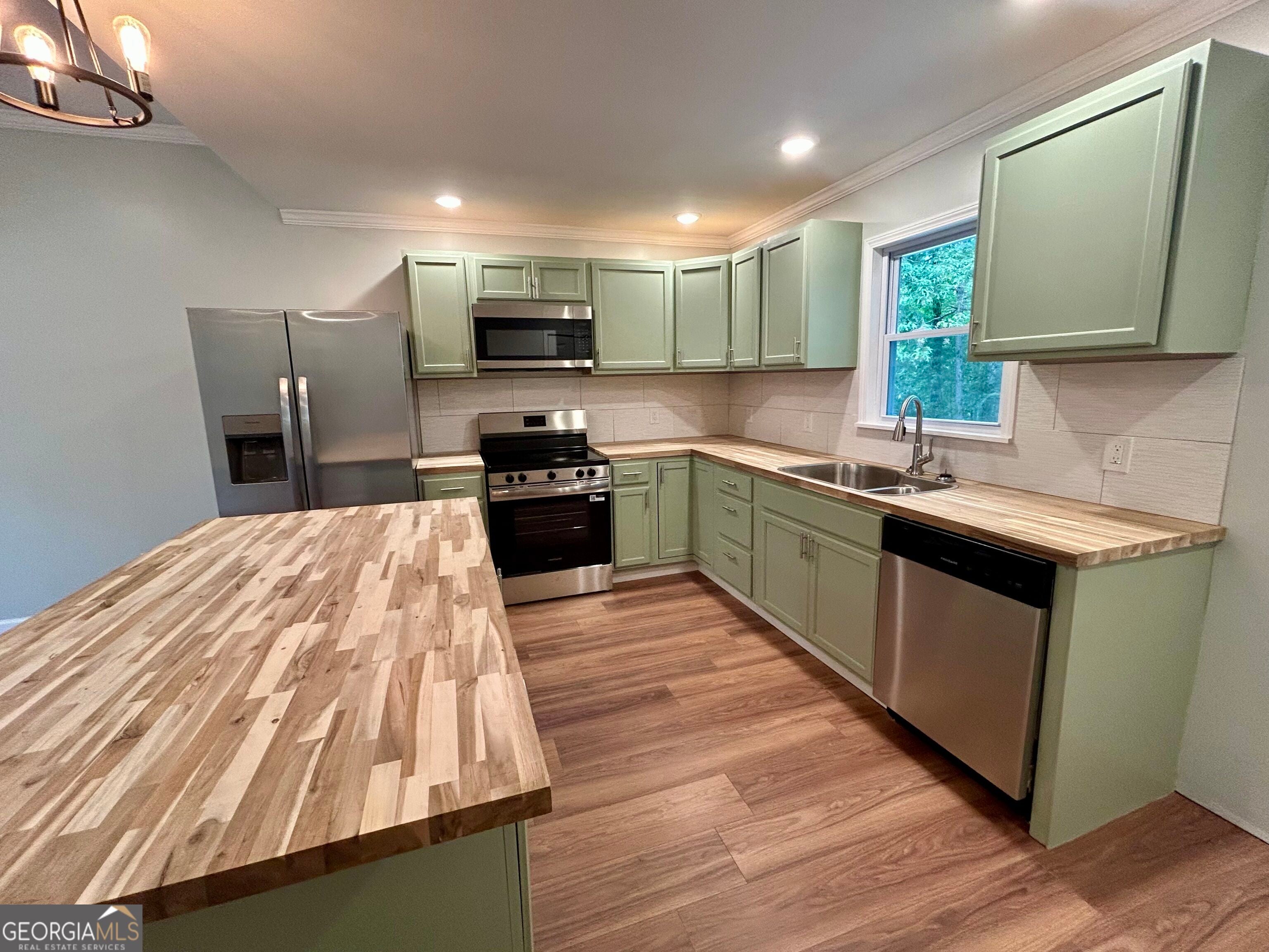 255 Cooksville RD