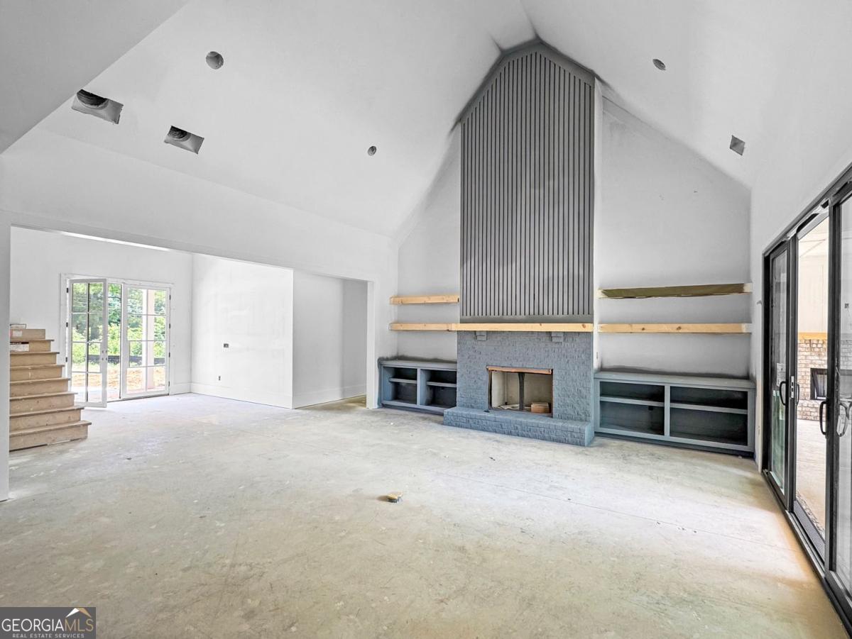636 Arnold Mill RD